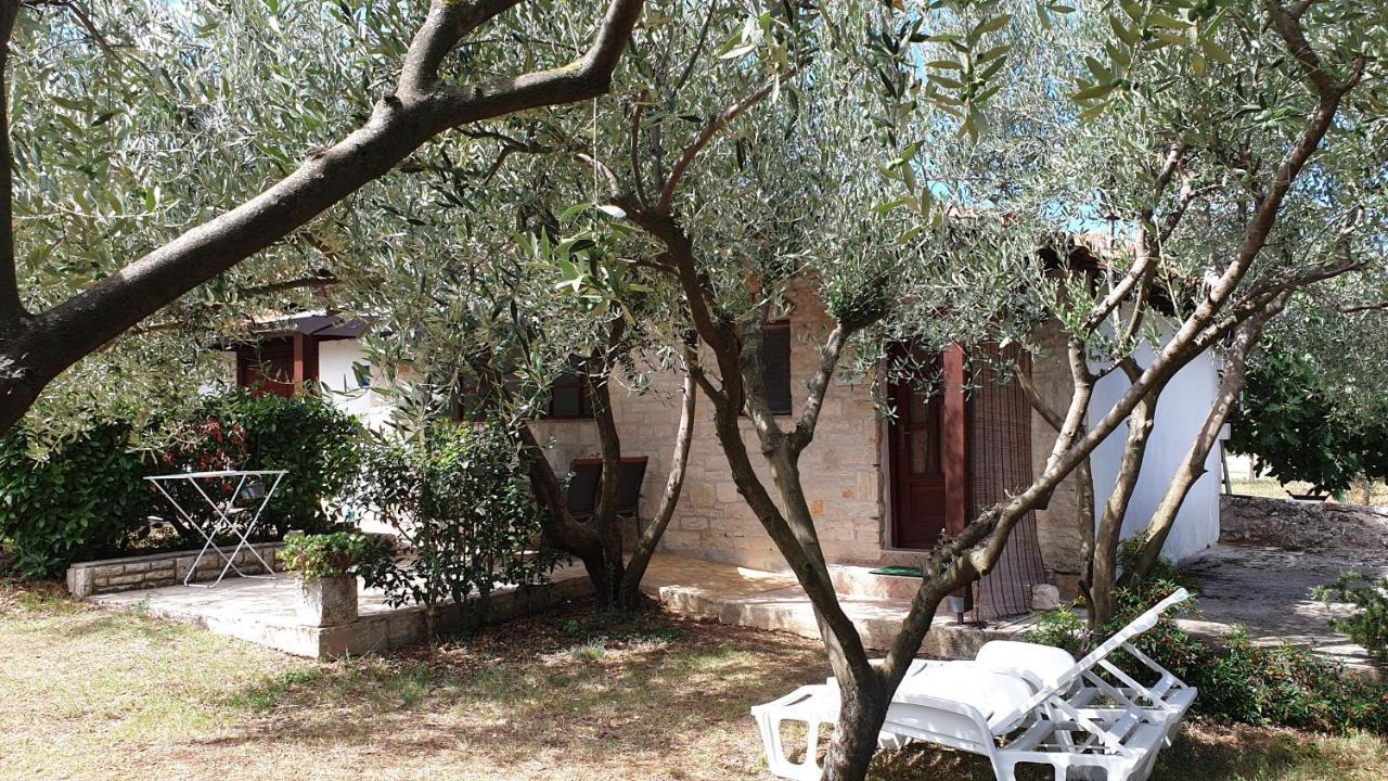 Apartments Karmen Funtana Exterior foto